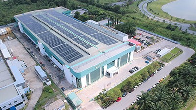 Mölnlyckes fabrik i Malaysia med solpaneler installerade på taket