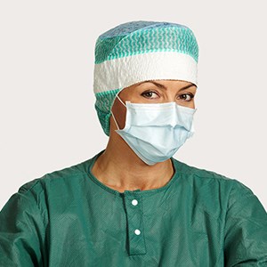 Étape 4 de l'application du masque chirurgical avec boucles auriculaires